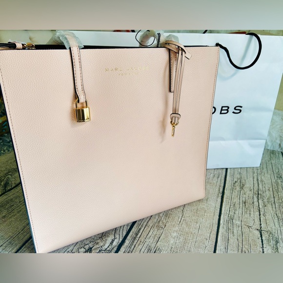 NWT! Large Authentic Marc Jacobs leather tote bag soft pink w/ charms + Gift bag - Picture 16 of 16